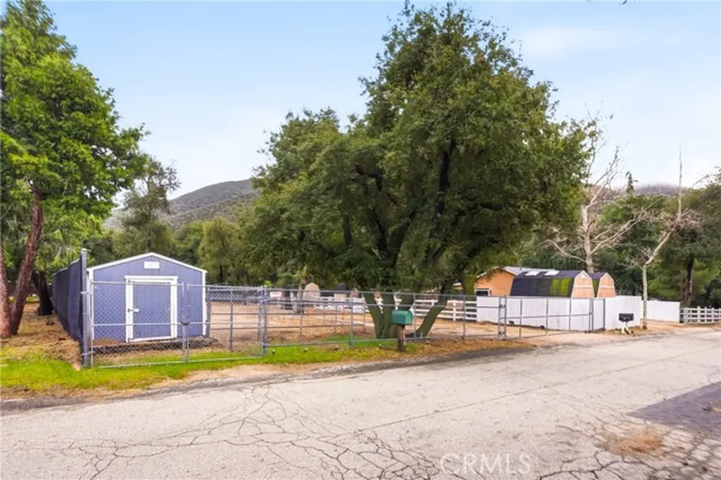 39608 Calle Cascada Green Valley CA 91390