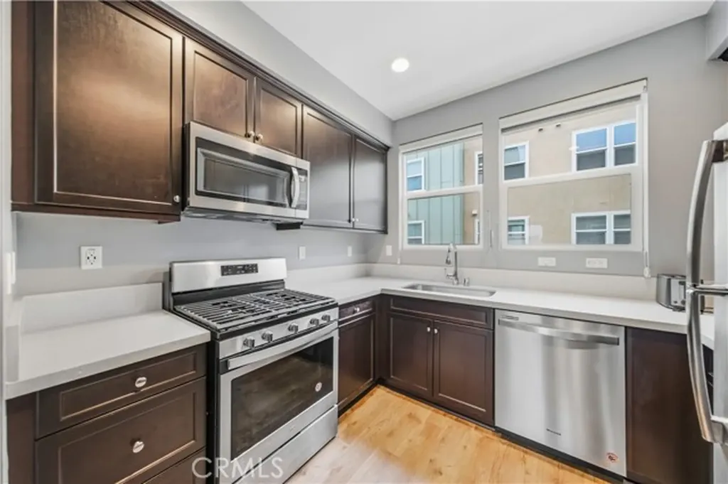 8847 Jacaranda Montclair CA 91763