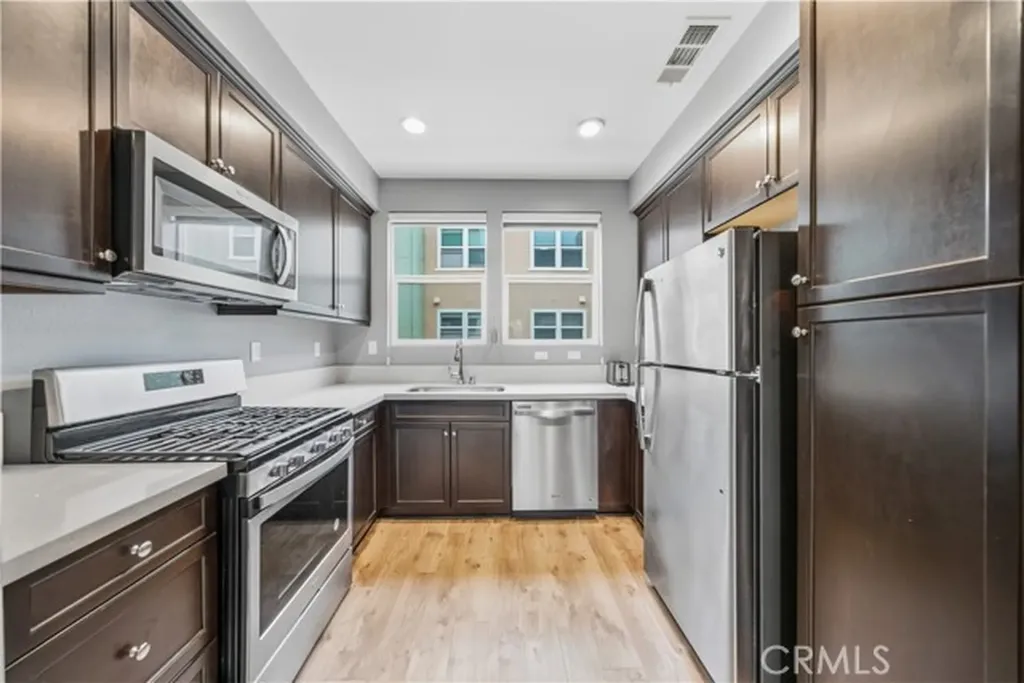 8847 Jacaranda Montclair CA 91763