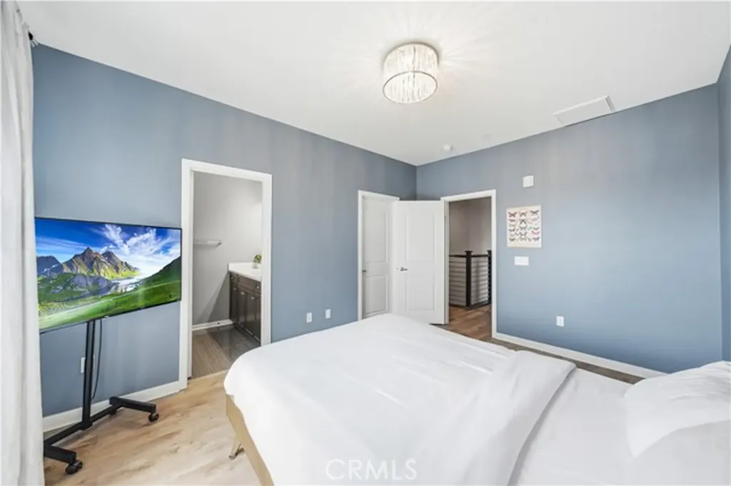 8847 Jacaranda Montclair CA 91763