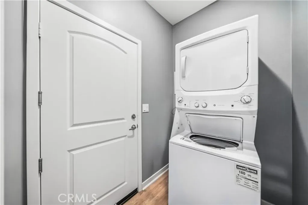 8847 Jacaranda Montclair CA 91763
