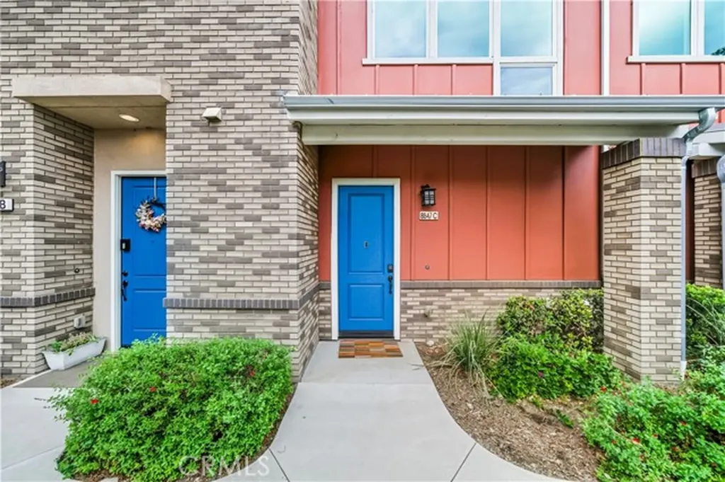 8847 Jacaranda Montclair CA 91763