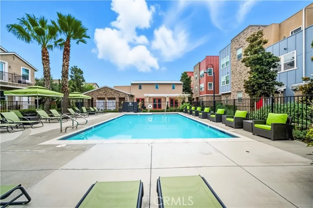 8847 Jacaranda Montclair CA 91763
