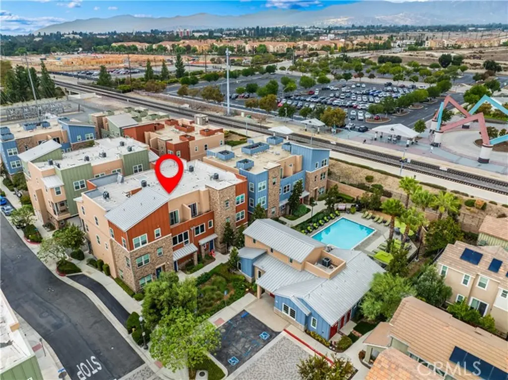 8847 Jacaranda Montclair CA 91763