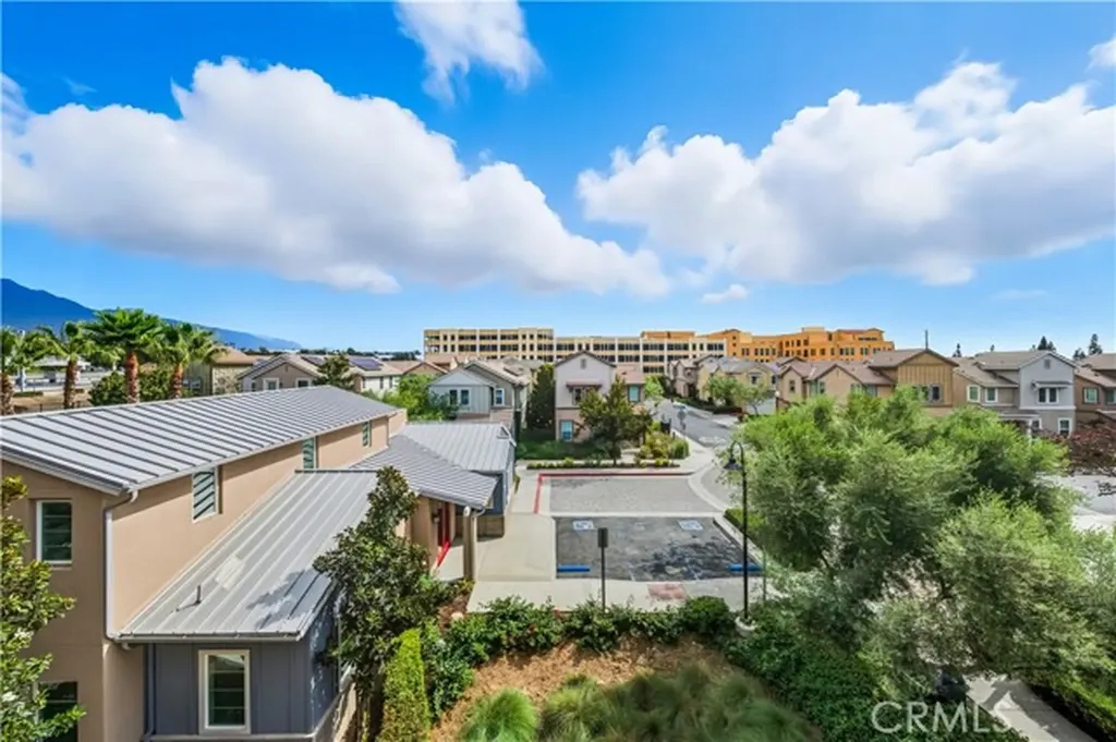8847 Jacaranda Montclair CA 91763