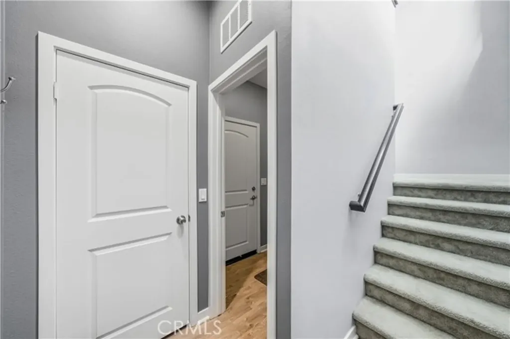 8847 Jacaranda Montclair CA 91763