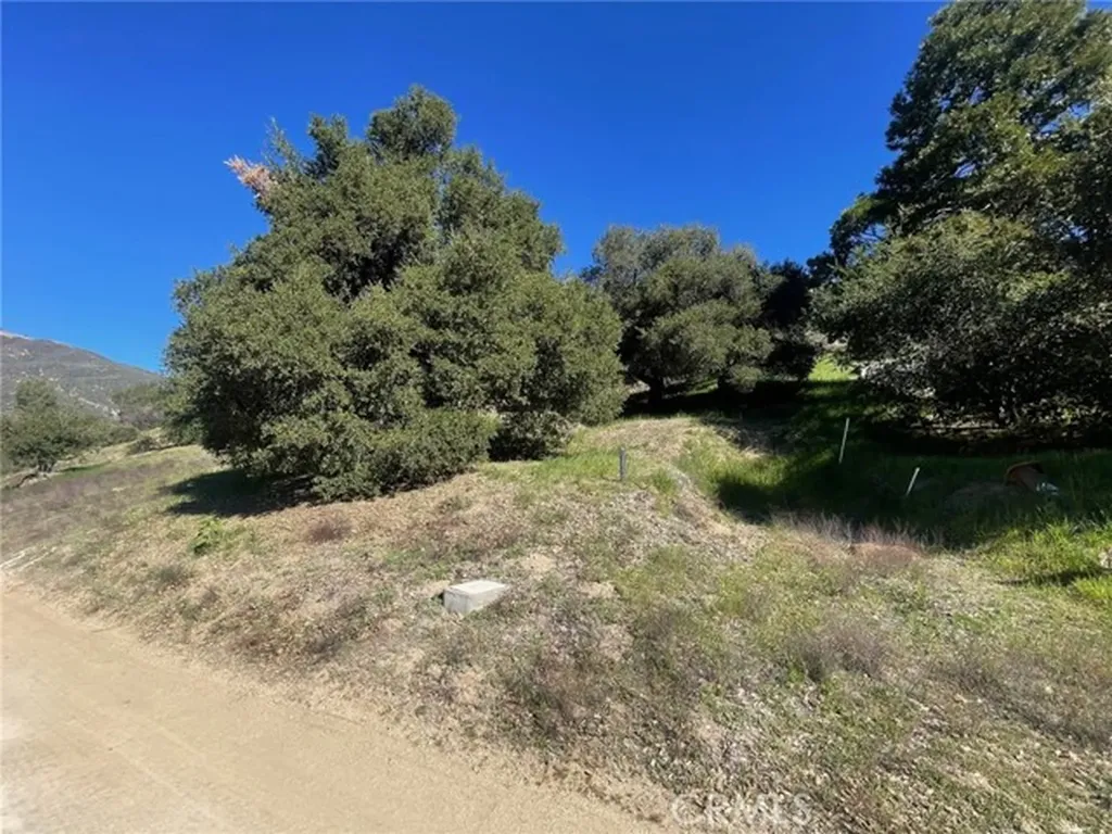 1 Corner El Capitan Lomita Green Valley CA 91350