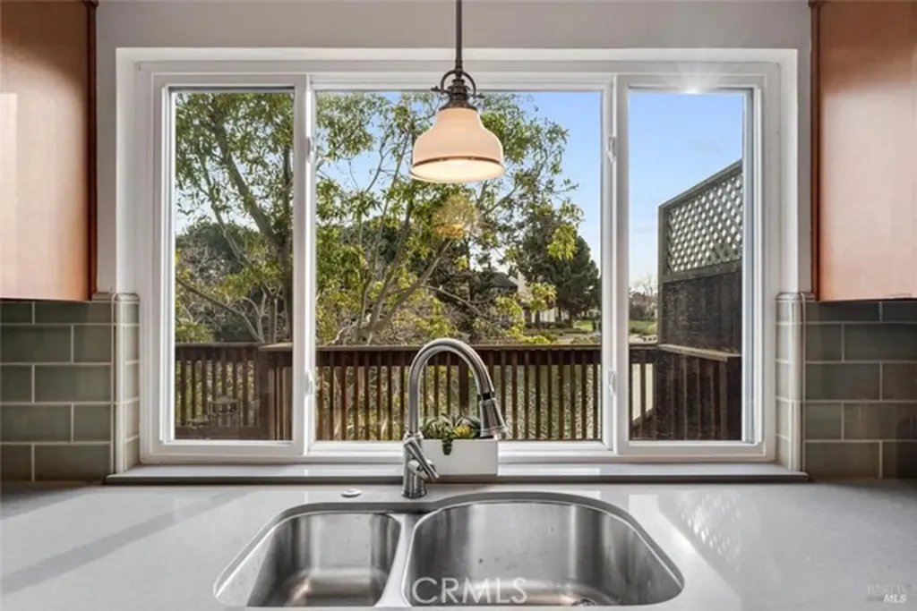 154 Basinside Alameda CA 94502