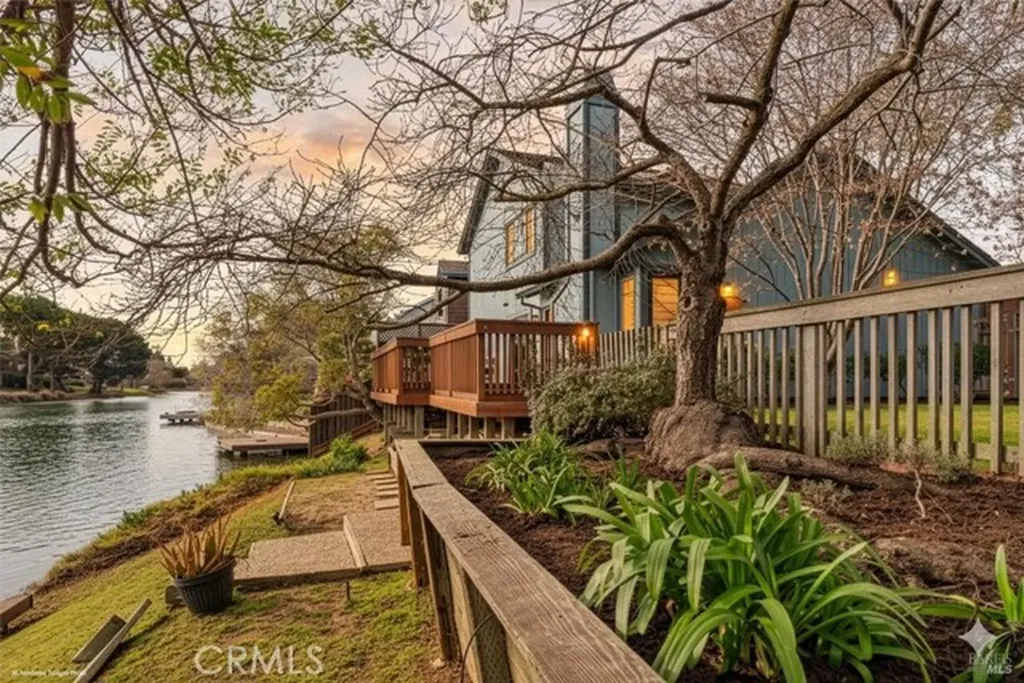 154 Basinside Alameda CA 94502