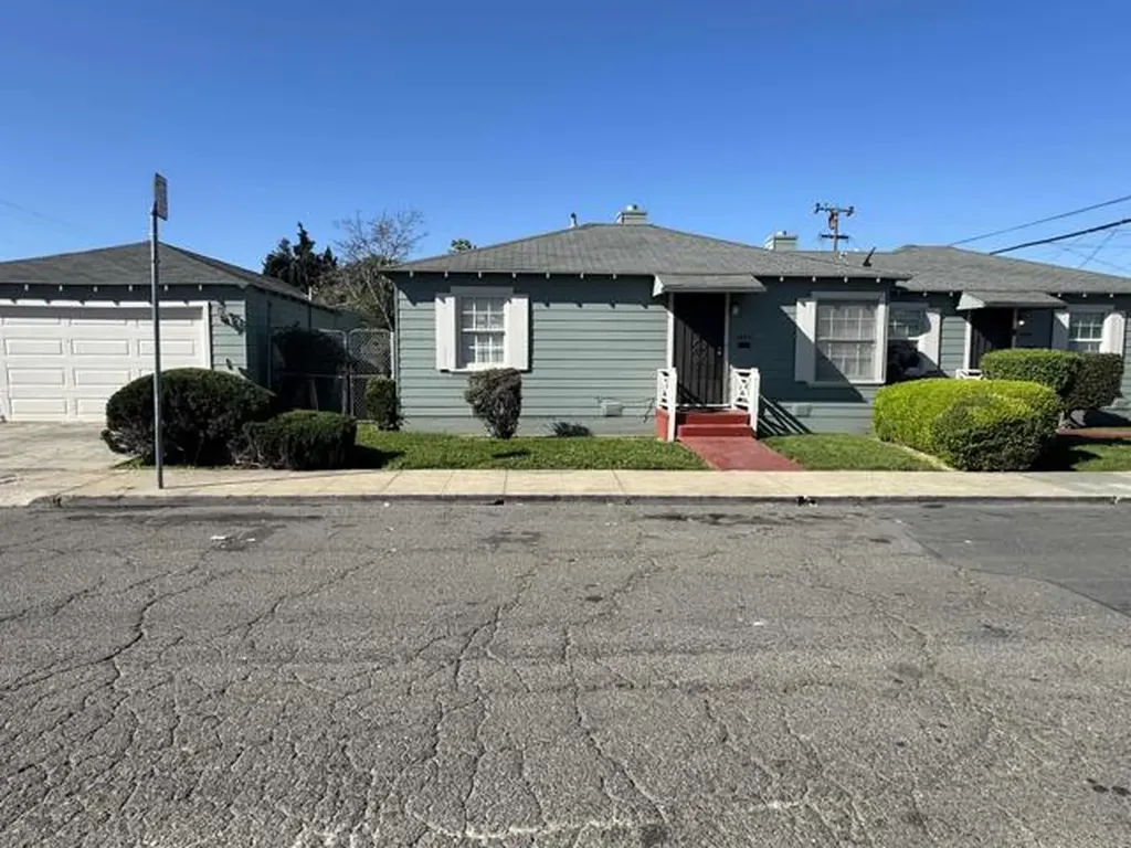 10407 Pontiac Street Oakland CA 94603