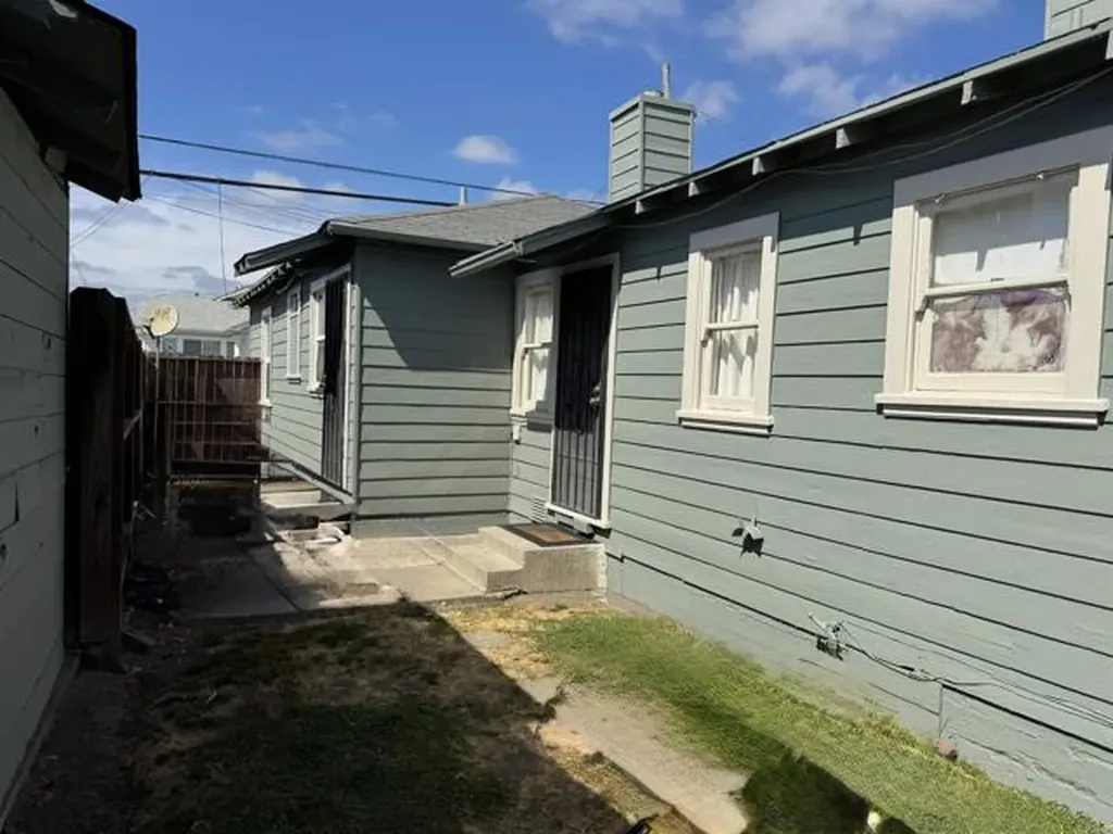 10407 Pontiac Street Oakland CA 94603