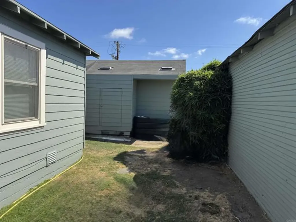 10407 Pontiac Street Oakland CA 94603