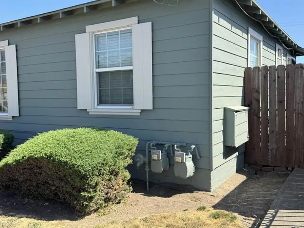 10407 Pontiac Street Oakland CA 94603