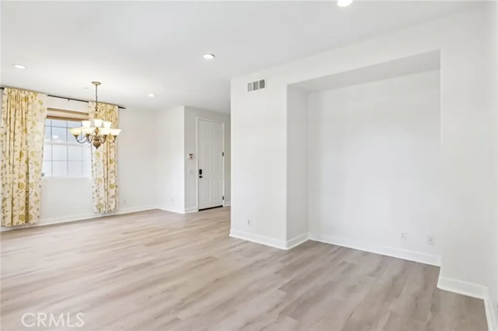 4183 Via Napoli Montclair CA 91763