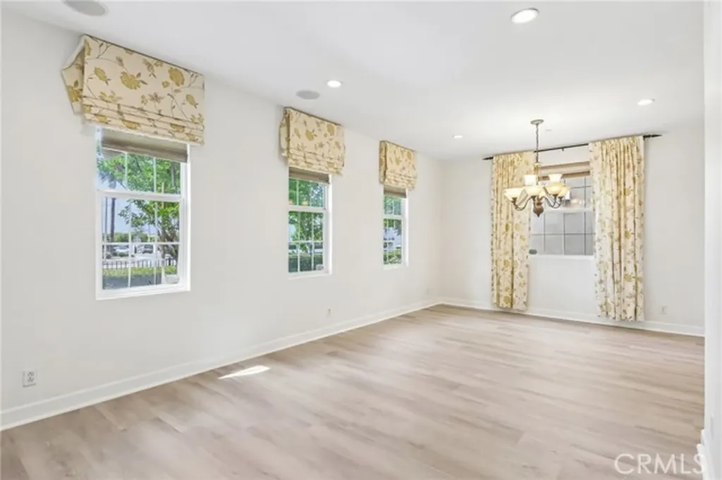 4183 Via Napoli Montclair CA 91763