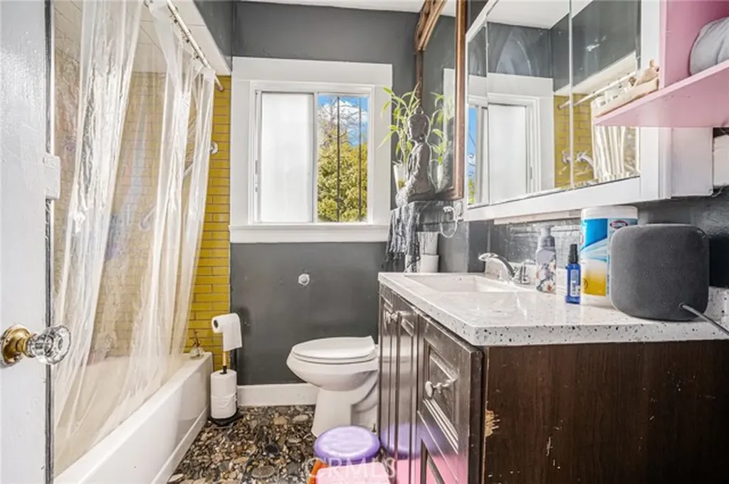 2445 10th Avenue Oakland CA 94606