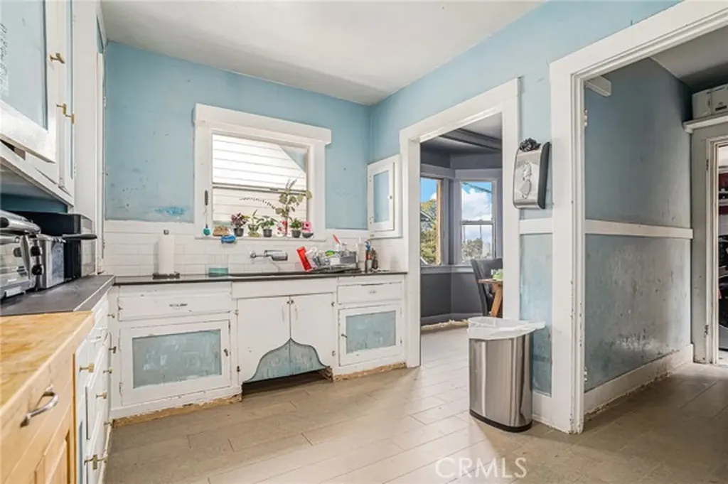 2445 10th Avenue Oakland CA 94606