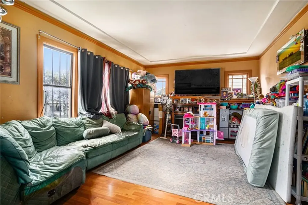 2445 10th Avenue Oakland CA 94606