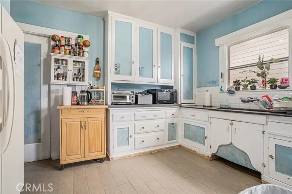 2445 10th Avenue Oakland CA 94606
