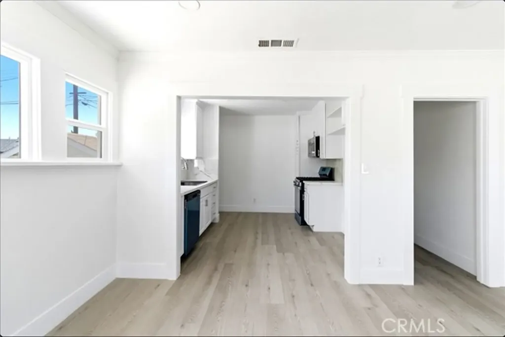 5593 San Jose Montclair CA 91763