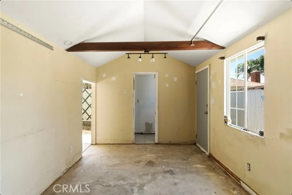 5593 San Jose Montclair CA 91763