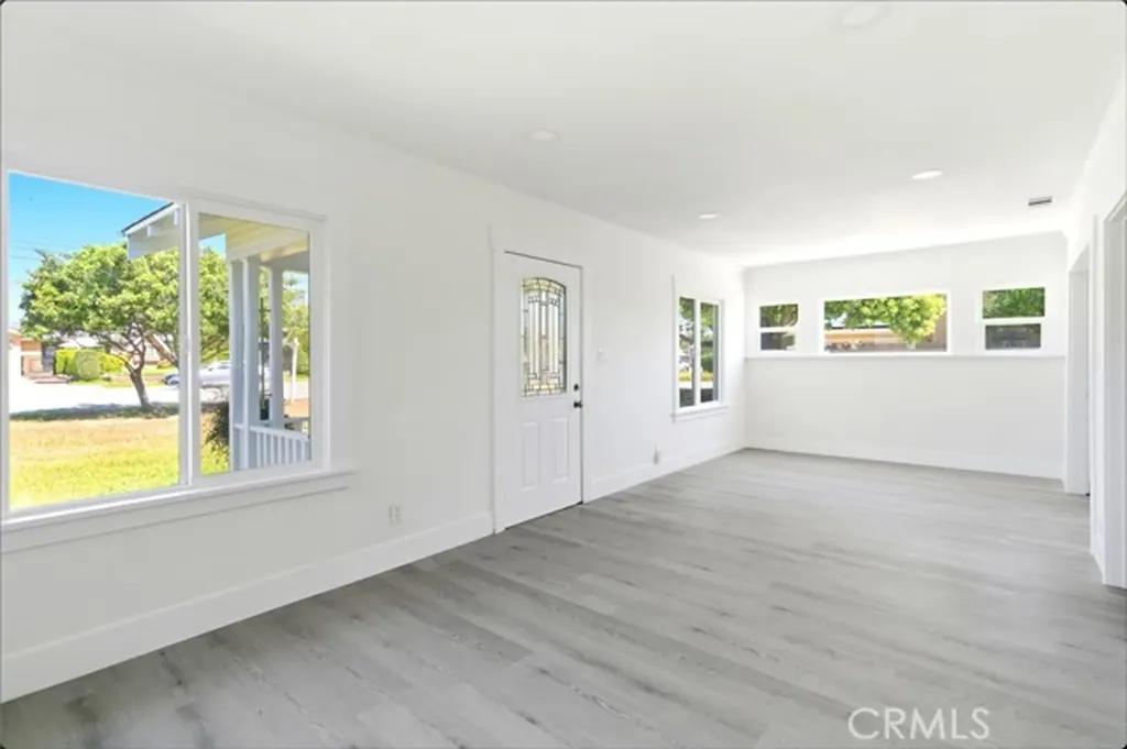 5593 San Jose Montclair CA 91763