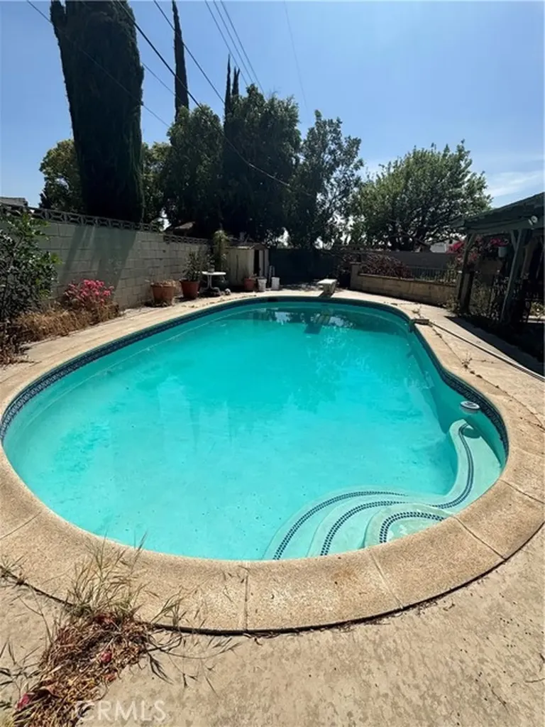 10163 Oak Glen Montclair CA 91763
