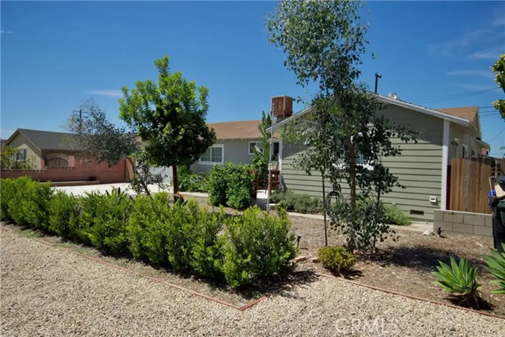 10008 Geneva Montclair CA 91763