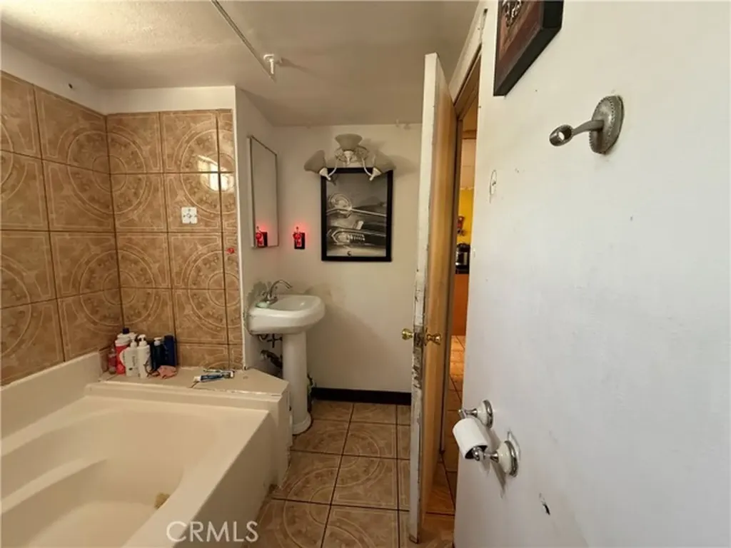 5580 Moreno Street Montclair CA 91763