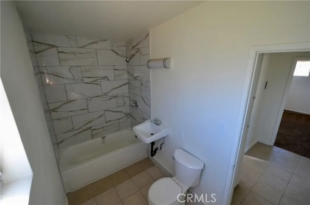 5147 Canoga Montclair CA 91763