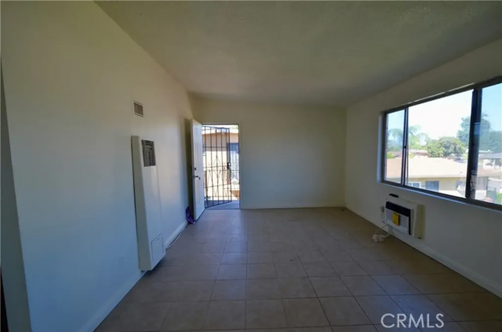 5147 Canoga Montclair CA 91763