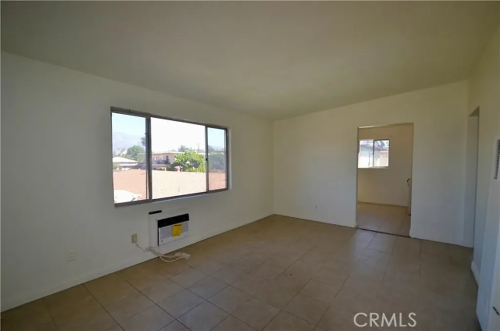 5147 Canoga Montclair CA 91763