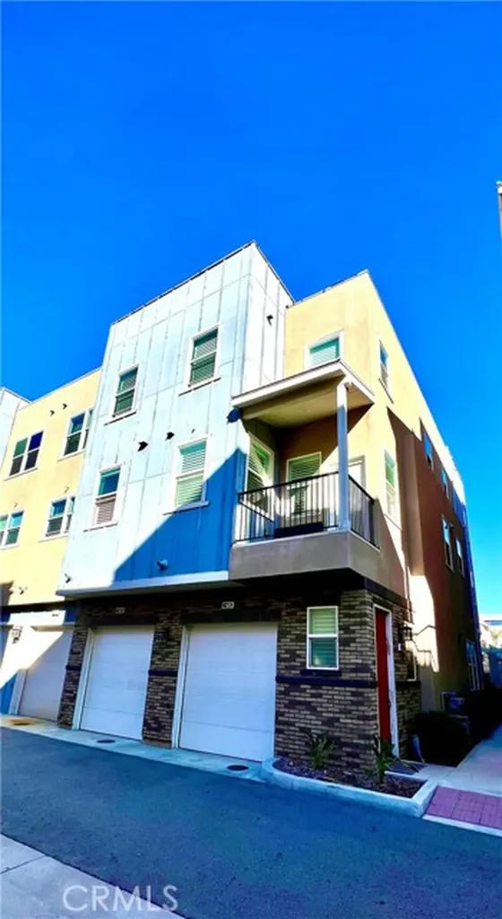 8823 Jacaranda Montclair CA 91763