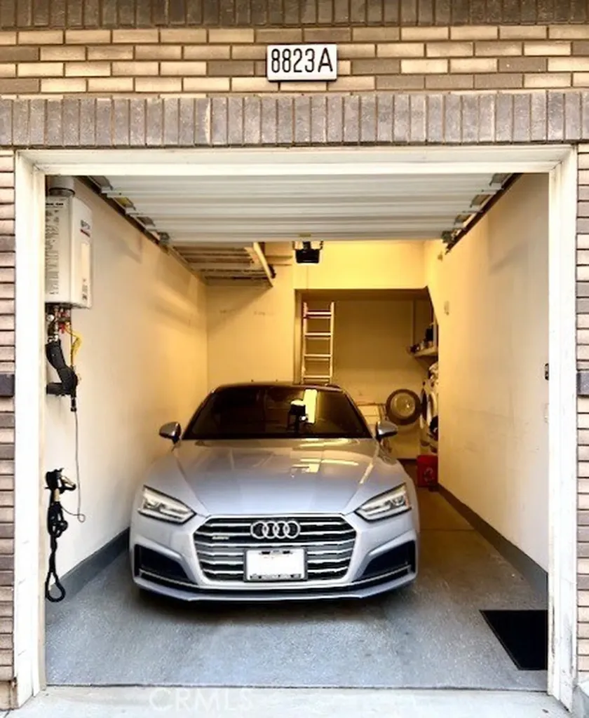 8823 Jacaranda Montclair CA 91763