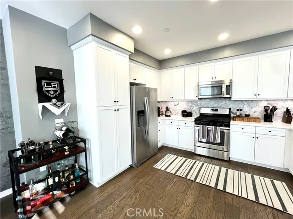 8823 Jacaranda Montclair CA 91763