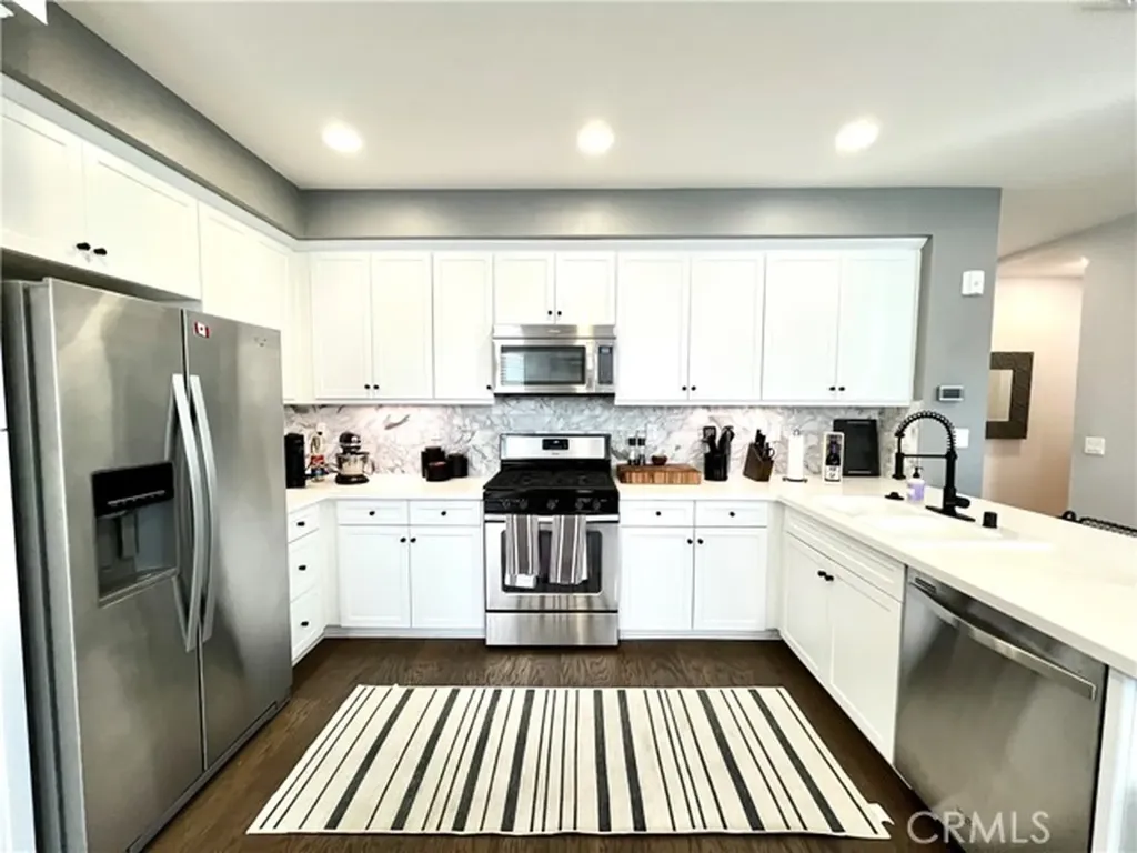 8823 Jacaranda Montclair CA 91763