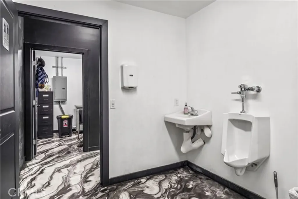 5200 Holt Montclair CA 91763