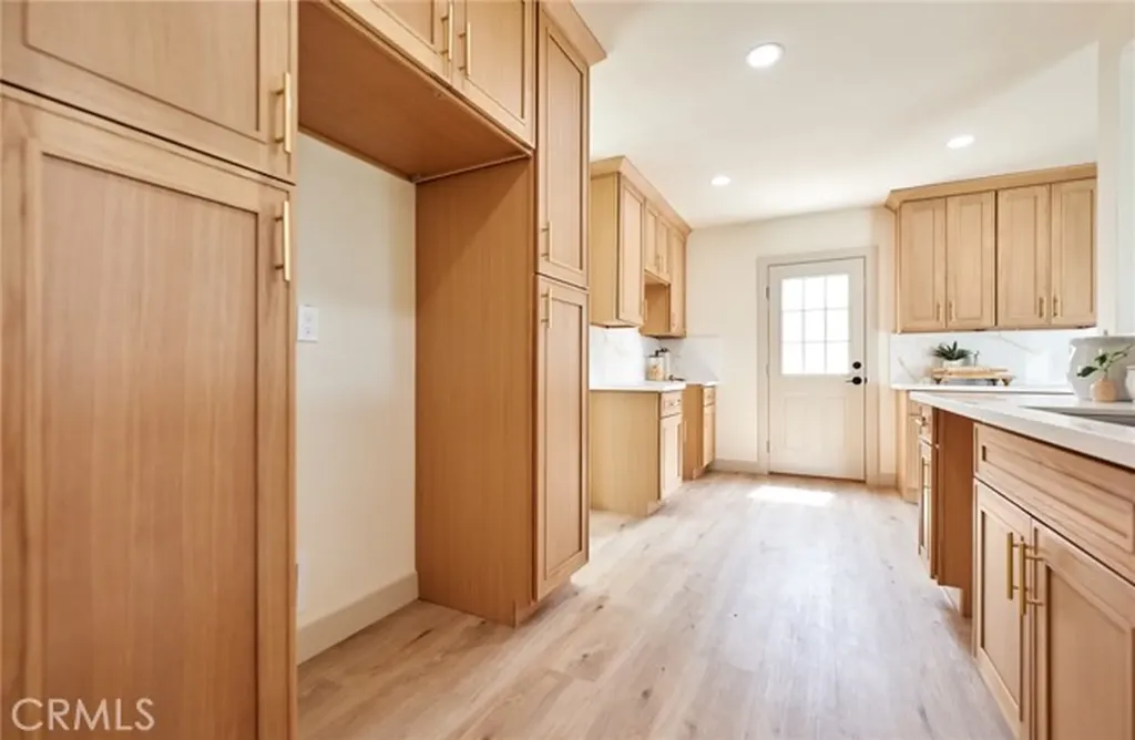 10037 Geneva Montclair CA 91763
