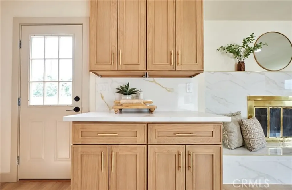 10037 Geneva Montclair CA 91763