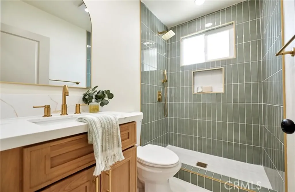 10037 Geneva Montclair CA 91763