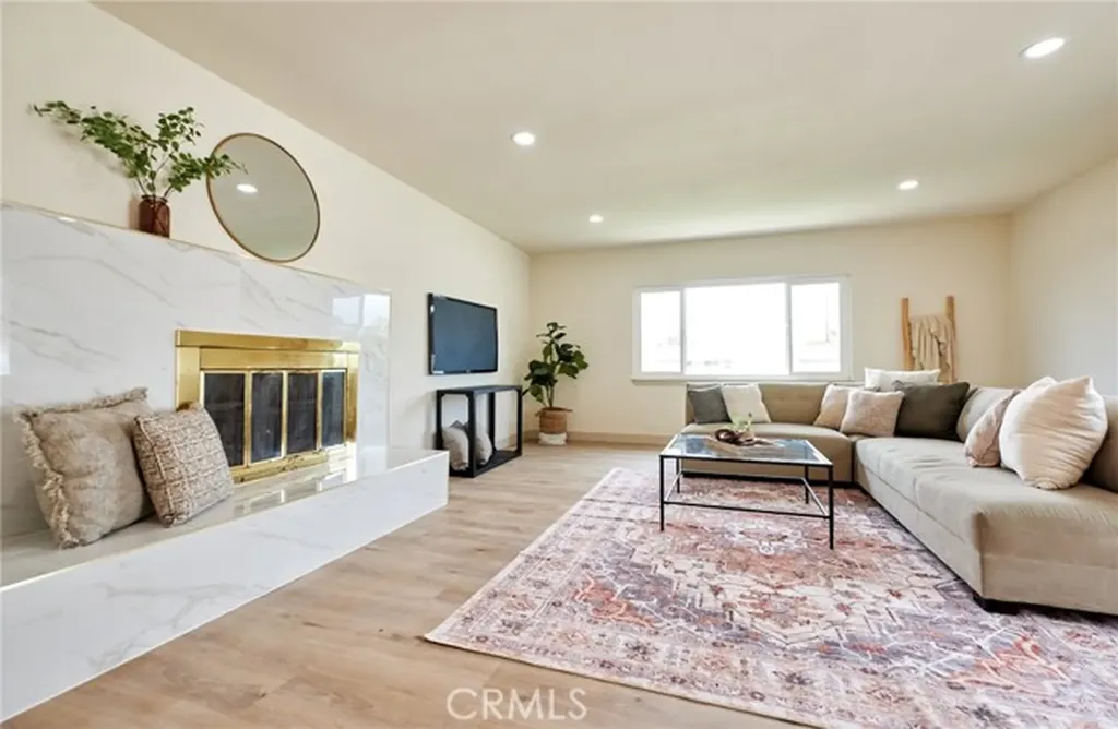 10037 Geneva Montclair CA 91763