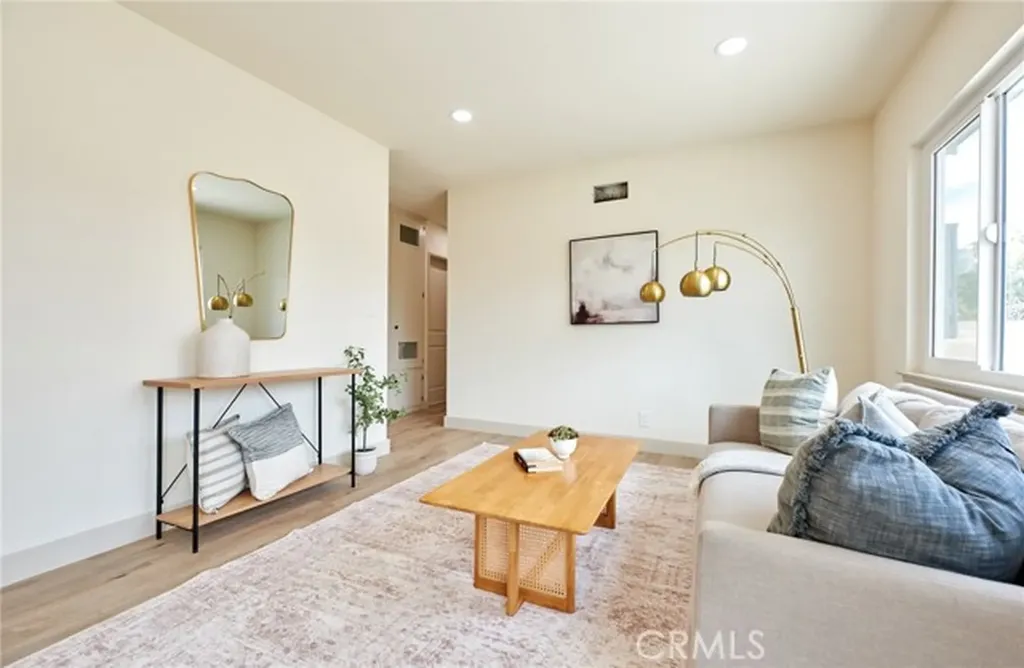 10037 Geneva Montclair CA 91763