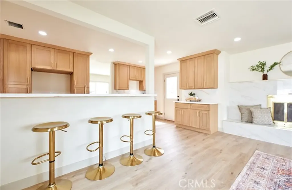 10037 Geneva Montclair CA 91763