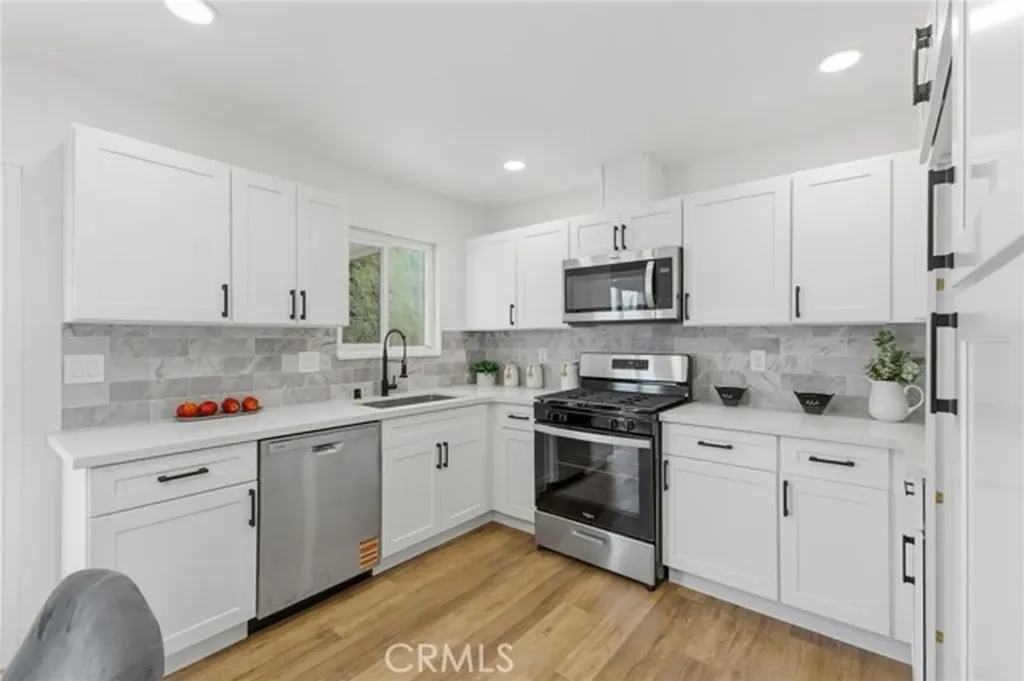 10046 Tudor Montclair CA 91763