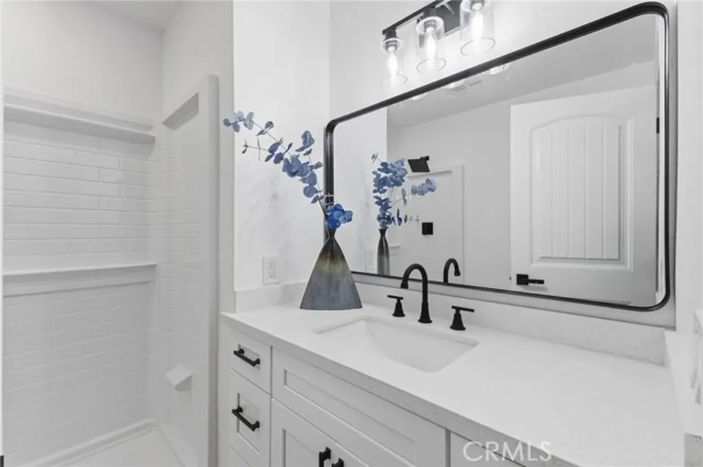 10046 Tudor Montclair CA 91763