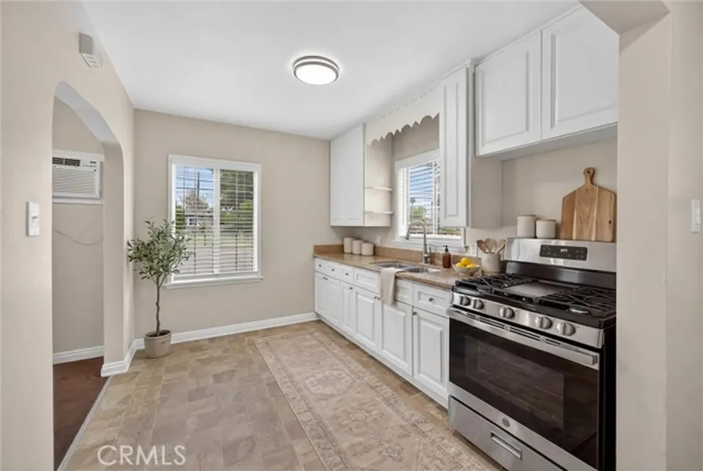 5689 Orchard Street Montclair CA 91763