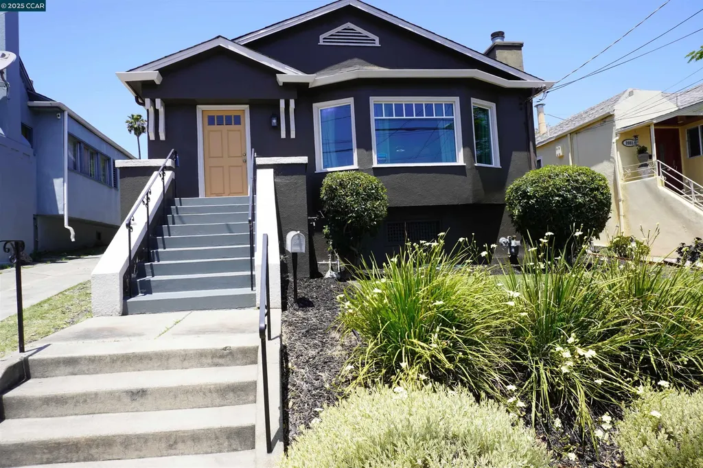 2645 Maxwell Oakland CA 94619