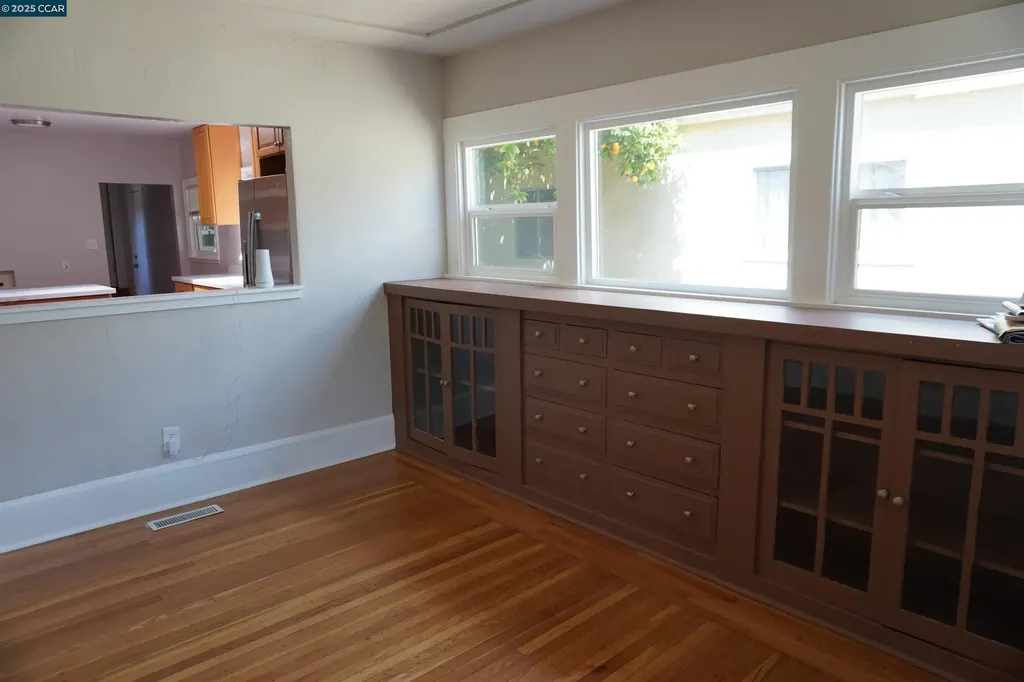 2645 Maxwell Oakland CA 94619