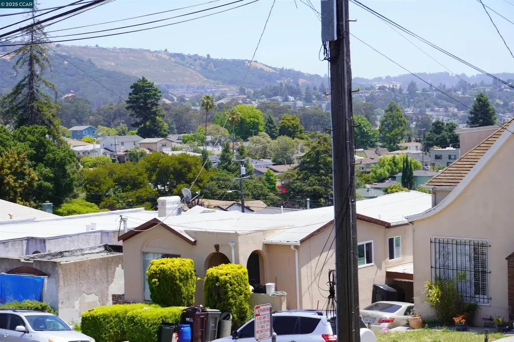 2645 Maxwell Oakland CA 94619