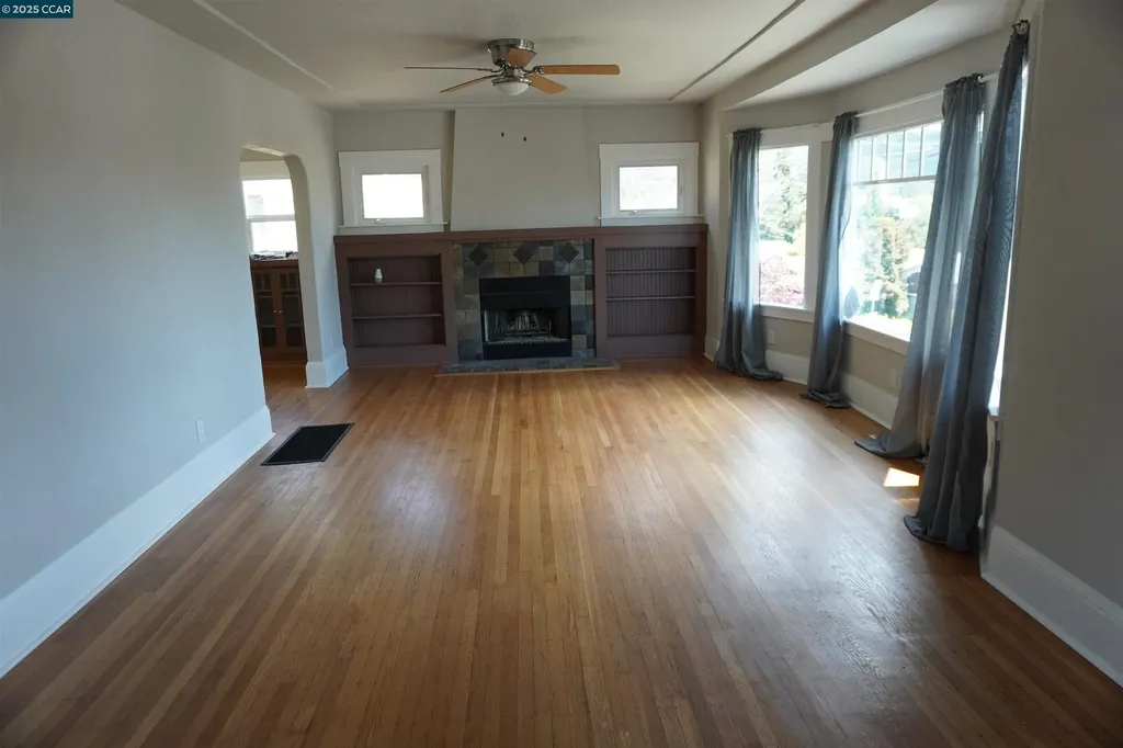 2645 Maxwell Oakland CA 94619